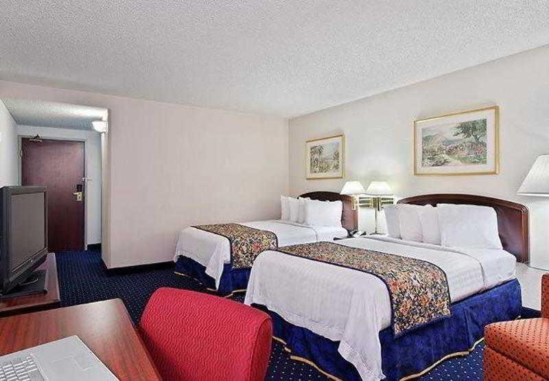 Courtyard Tampa Brandon Hotel Heartland Room photo