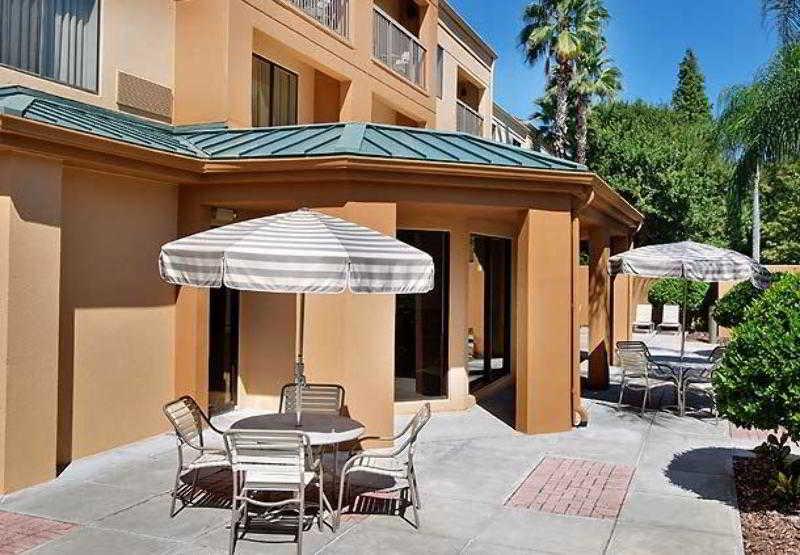 Courtyard Tampa Brandon Hotel Heartland Amenities photo